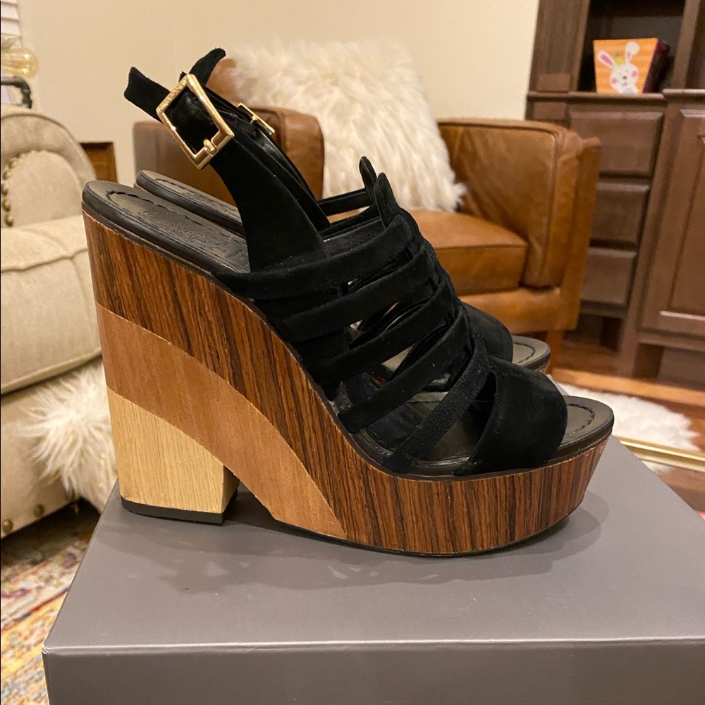 Vince Camuto Black Suede Wedge sz 7